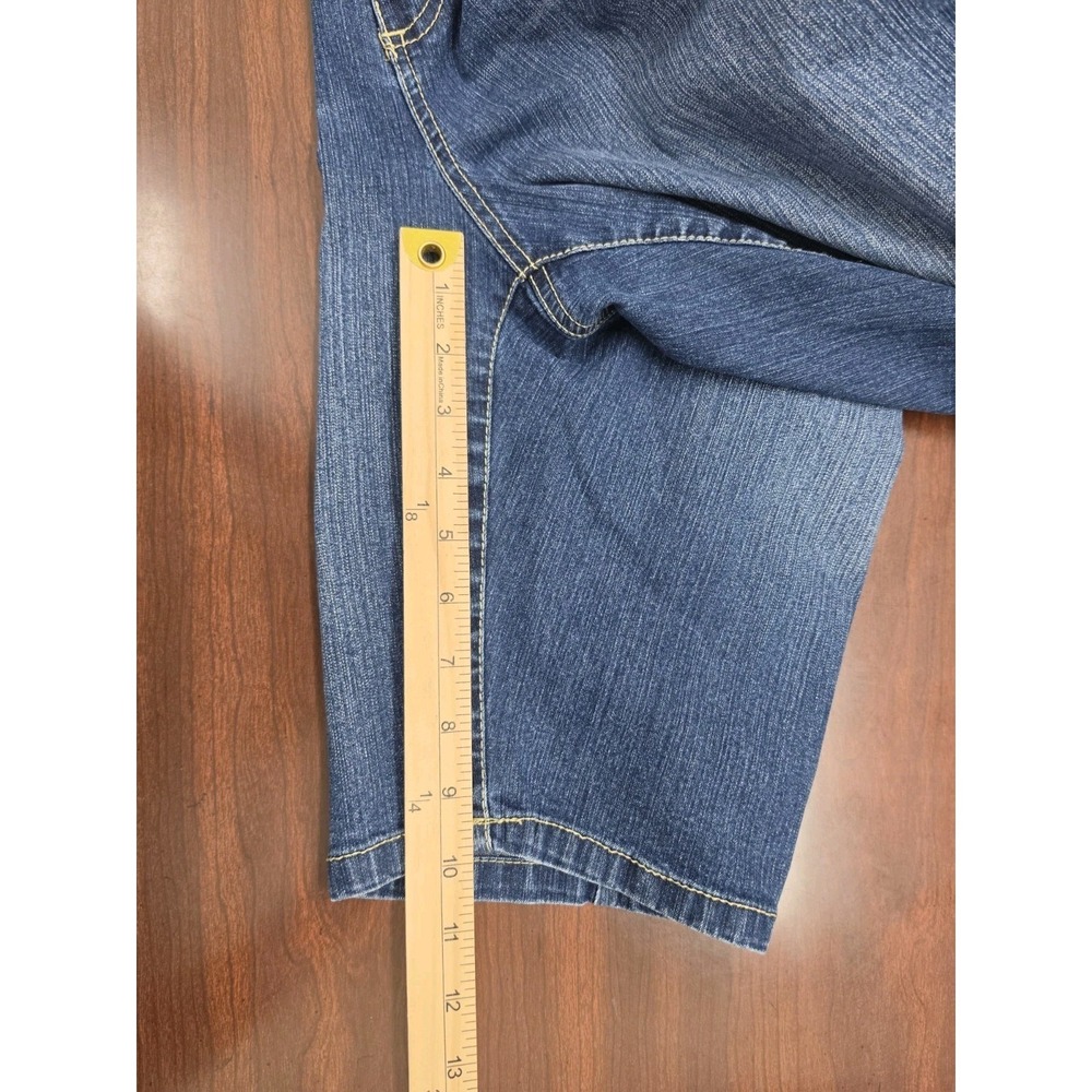 Bandolino Mandie Womens Denim Shorts Size 8P Blue Mid Rise Stretch Bermuda - Picture 7 of 7